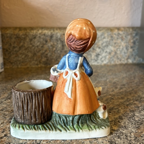 Vintage Verona Vergasi 1979 CMA Girl with a puppy Ceramic Figurine Candle Holder - Picture 5 of 9